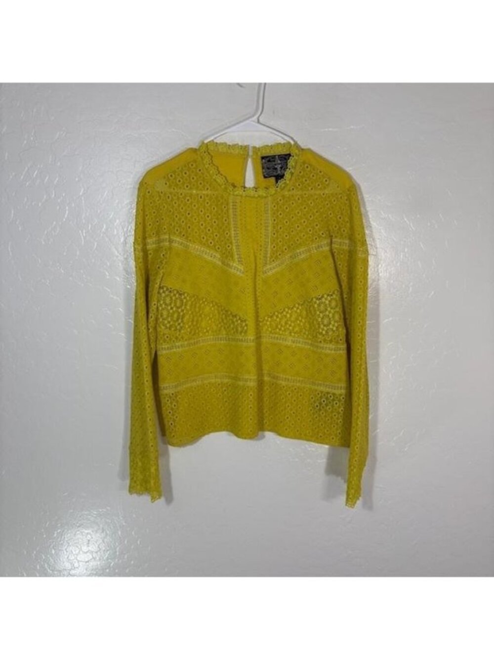 James Coviello Blouse Womens Large Yellow Lace Mock Neck Long Sleeve Eyelet Top